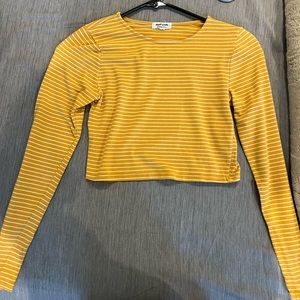 Long sleeve crop top